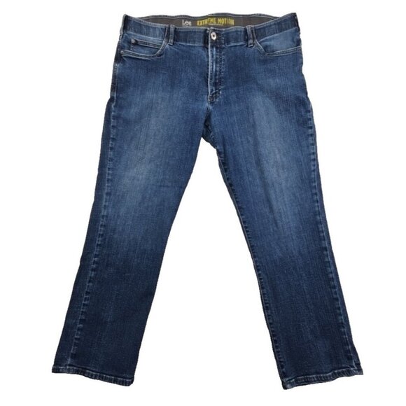 Lee Jeans Men's 42x30 Extreme Motion Tapered Leg Medium Wash Straight Fit EUC - Picture 1 of 16